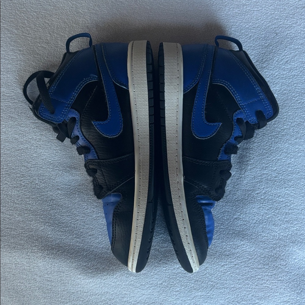 Kids Size 2Y, Nike Jordan 1s, Black and Blue Mid-Top Sneakers - Picture 4 of 8